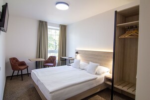 Standard Tek Kişilik Oda | Dizüstü bilgisayar çalışma alanı, güneşlik/perde 