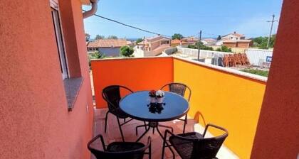 2-bedroom apartment in beautiful Galižana with WiFi, AC