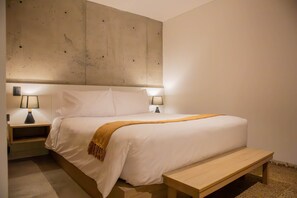 1 chambre, bureau, fer et planche à repasser, Wi-Fi