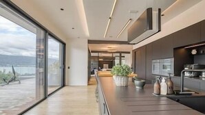 Private kitchen - Villa Enjoy - Five Bedroom Villa, Sleeps 10 (Veyrier-du-Lac)