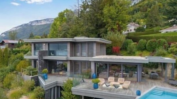 Property grounds - Villa Enjoy - Five Bedroom Villa, Sleeps 10 (Veyrier-du-Lac)