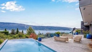 Pool - Villa Enjoy - Five Bedroom Villa, Sleeps 10 (Veyrier-du-Lac)