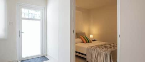 1 bedroom, WiFi (free), bed sheets