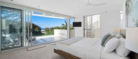 3 bedrooms, desk, iron/ironing board, travel cot