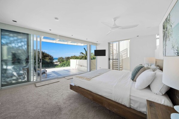 3 عدّة غرف نوم ومكتب ومكواة/لوح كي وسرير سفر