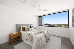 4 bedrooms, desk, iron/ironing board, travel crib