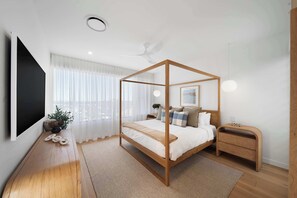 4 عدّة غرف نوم ومكتب ومكواة/لوح كي وسرير سفر