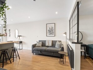 Living area - Town Centre Studio Clifden (Clifden)