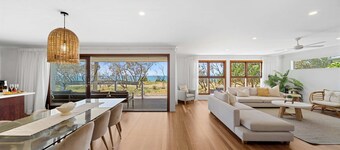 Absolute Beachfront Paradise in Buddina