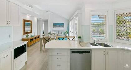 Bokarina Pool House - Relaxed Coastal Living
