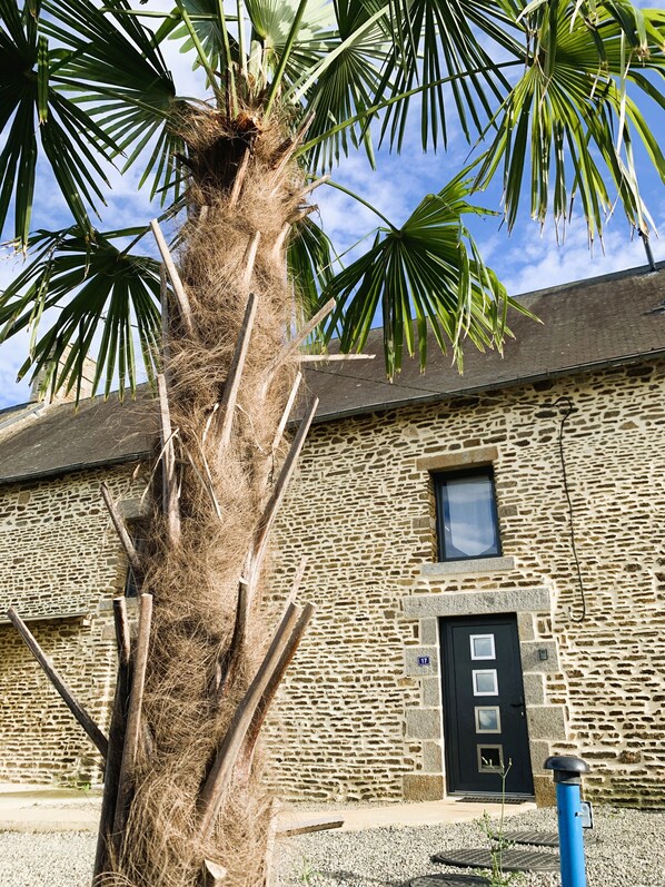 Exterior - Le Gîte du Plessis Montanel - 12 people, 25 minutes from Mont Saint-Michel (Saint-James)