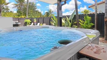 Baignoire à remous extérieure