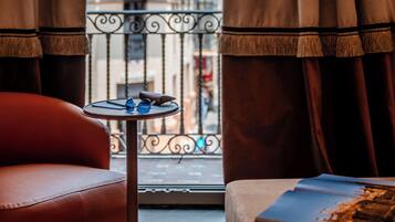 In-room safe, free WiFi