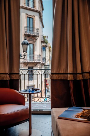 Egyptian cotton sheets, premium bedding, down duvets, memory-foam beds - Serras Sevilla (Salteras)