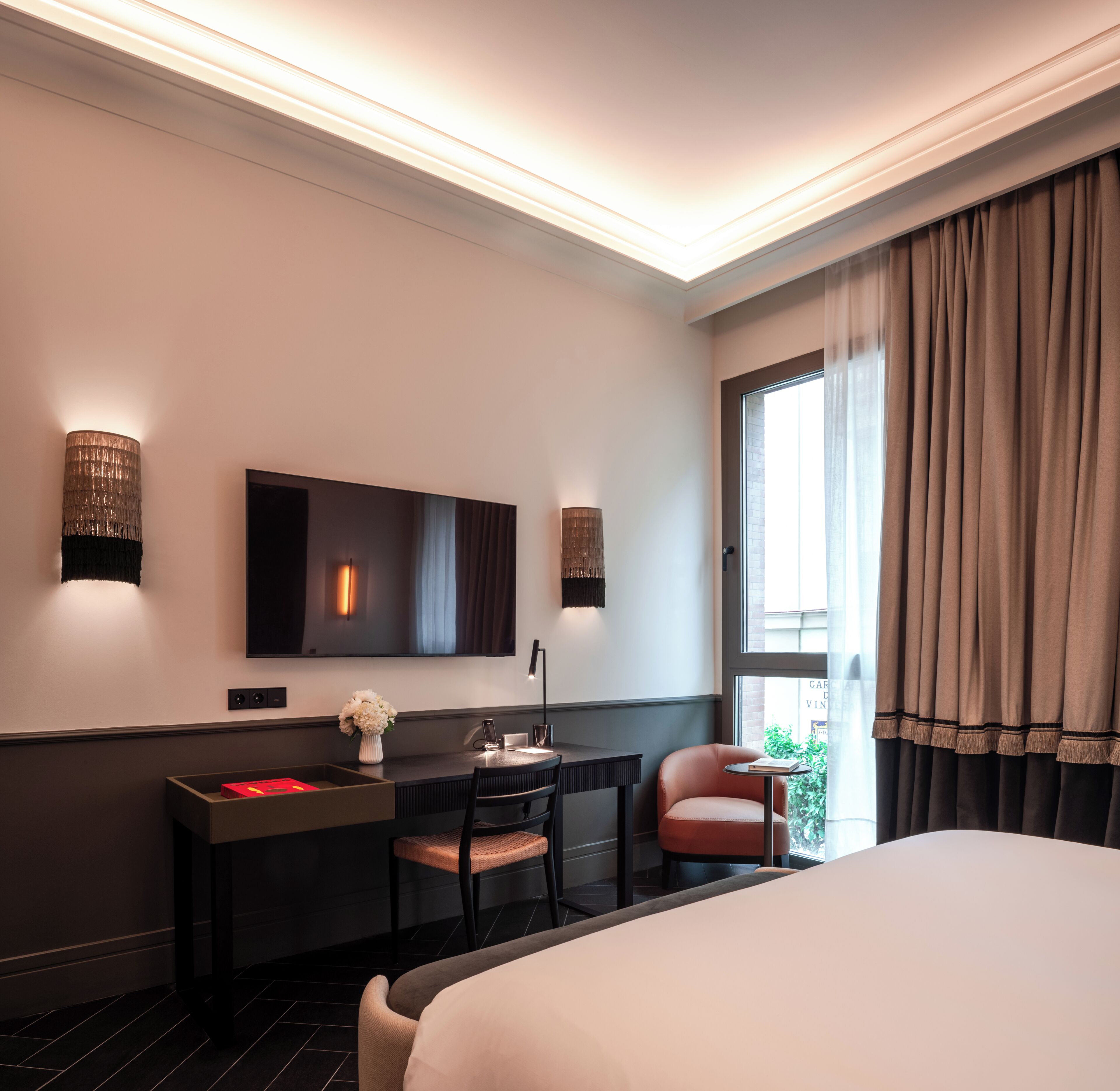 In-room safe, free WiFi