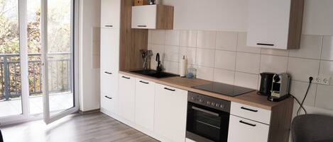 Oven, stovetop, coffee/tea maker, electric kettle