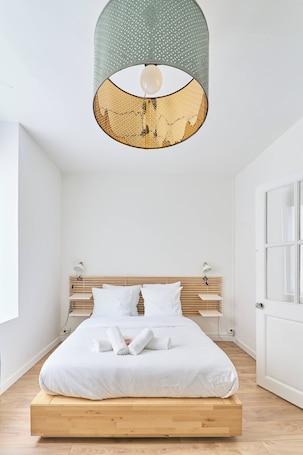 1 bedroom, iron/ironing board, WiFi, bed sheets. The Carmes lodge in the heart of Nantes WIFI