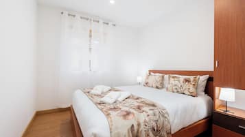 Blackout curtains, soundproofing, iron/ironing board, free WiFi