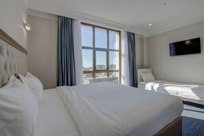 Desk, laptop workspace, blackout drapes, soundproofing - Resident Hotel Bishkek (Bishkek)