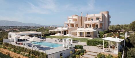 Egyptian cotton sheets, premium bedding, memory foam beds, in-room safe