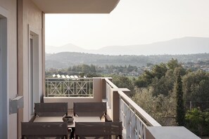 Talo, vuoristonäköala | Parveke