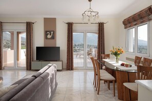 Living room - Ema's Guest House (Markopoulo Mesogaias)