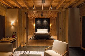 Suite superior, vistes a la muntanya | 1 dormitori, roba de llit d'alta qualitat i escriptori 