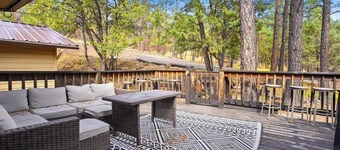 This house is a 5 bedroom(s), 3.5 bathrooms, located in Alto, NM.