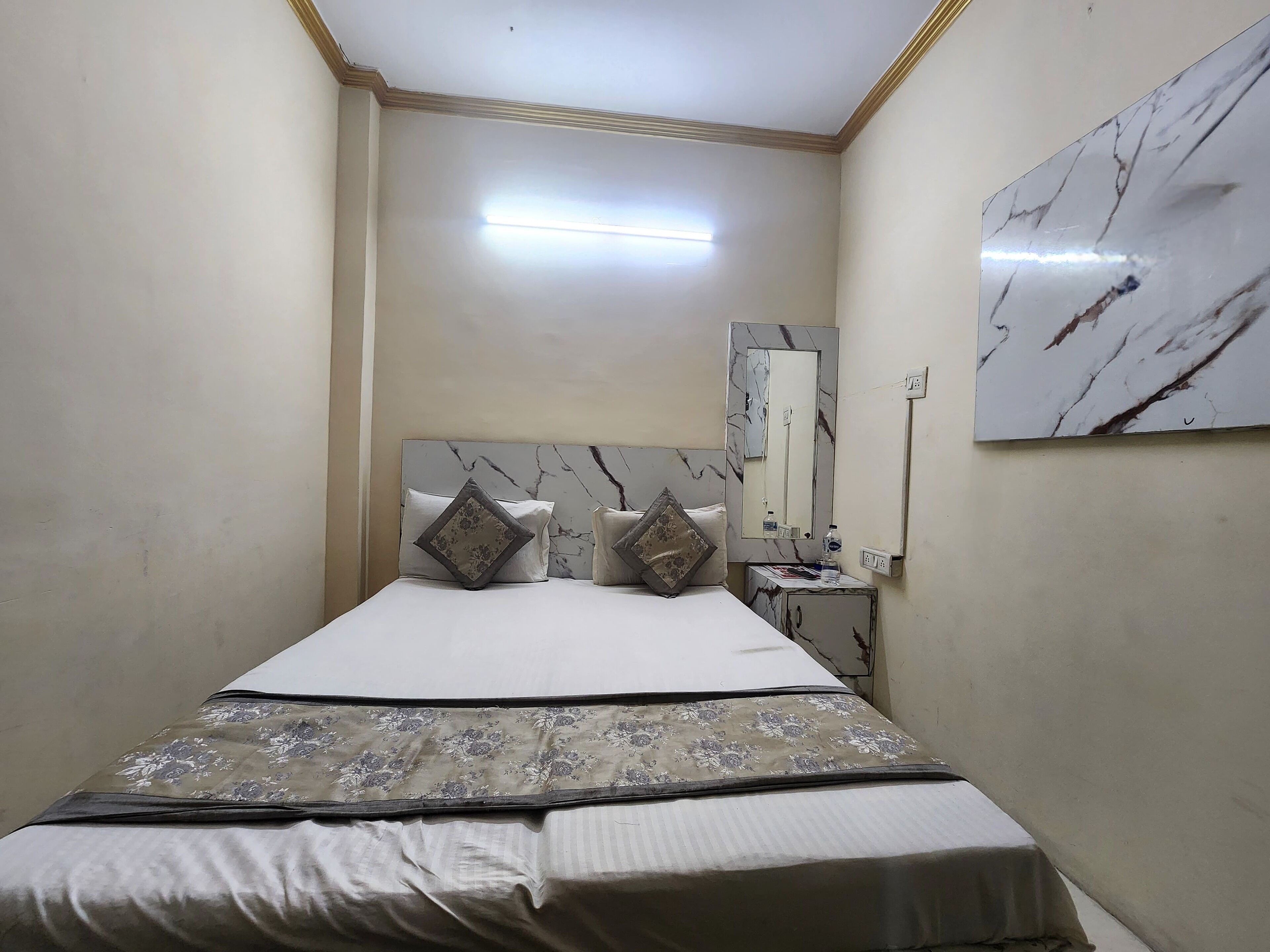 Photo - Hotel Surya Inn