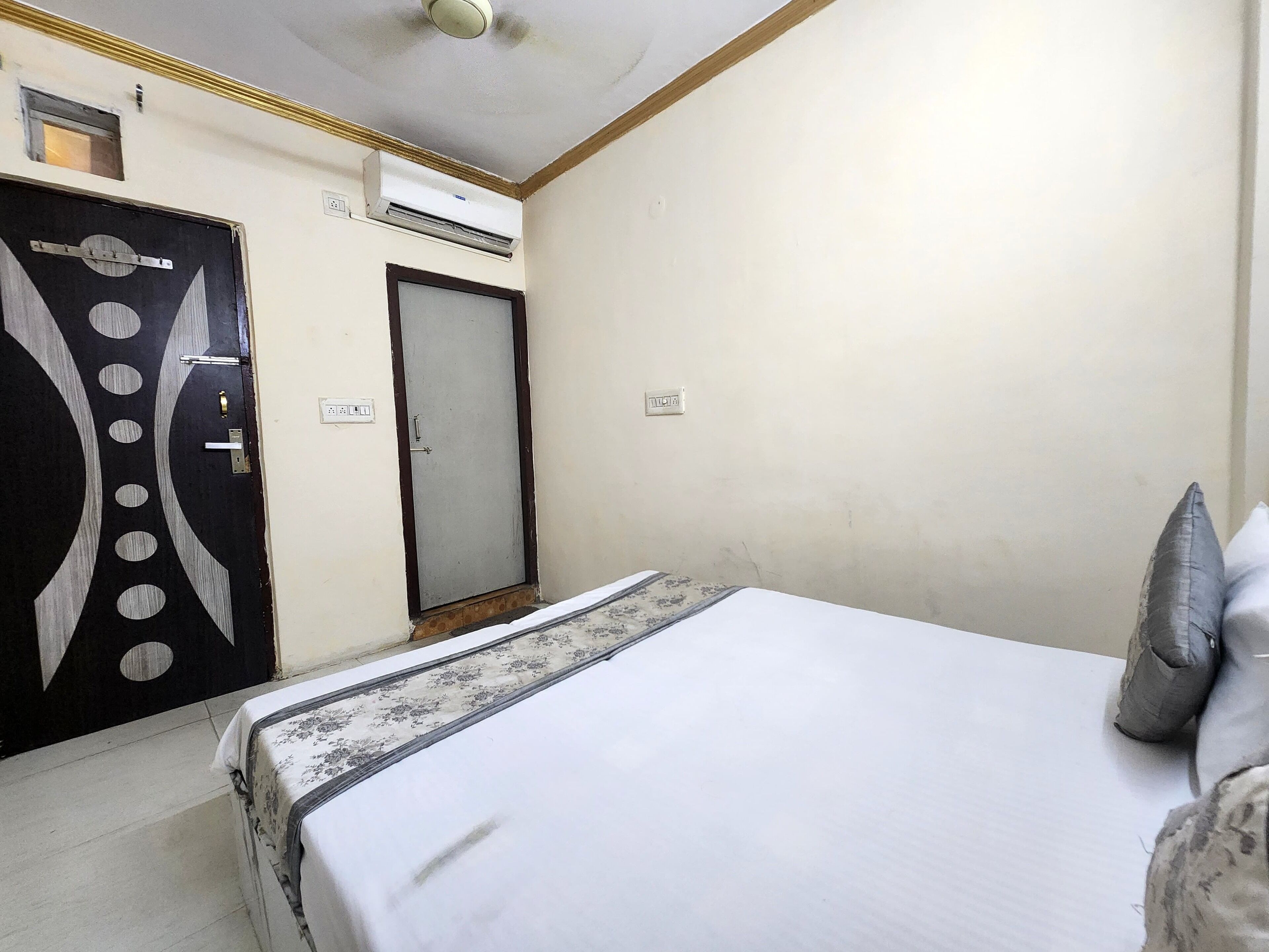 Photo - Hotel Surya Inn