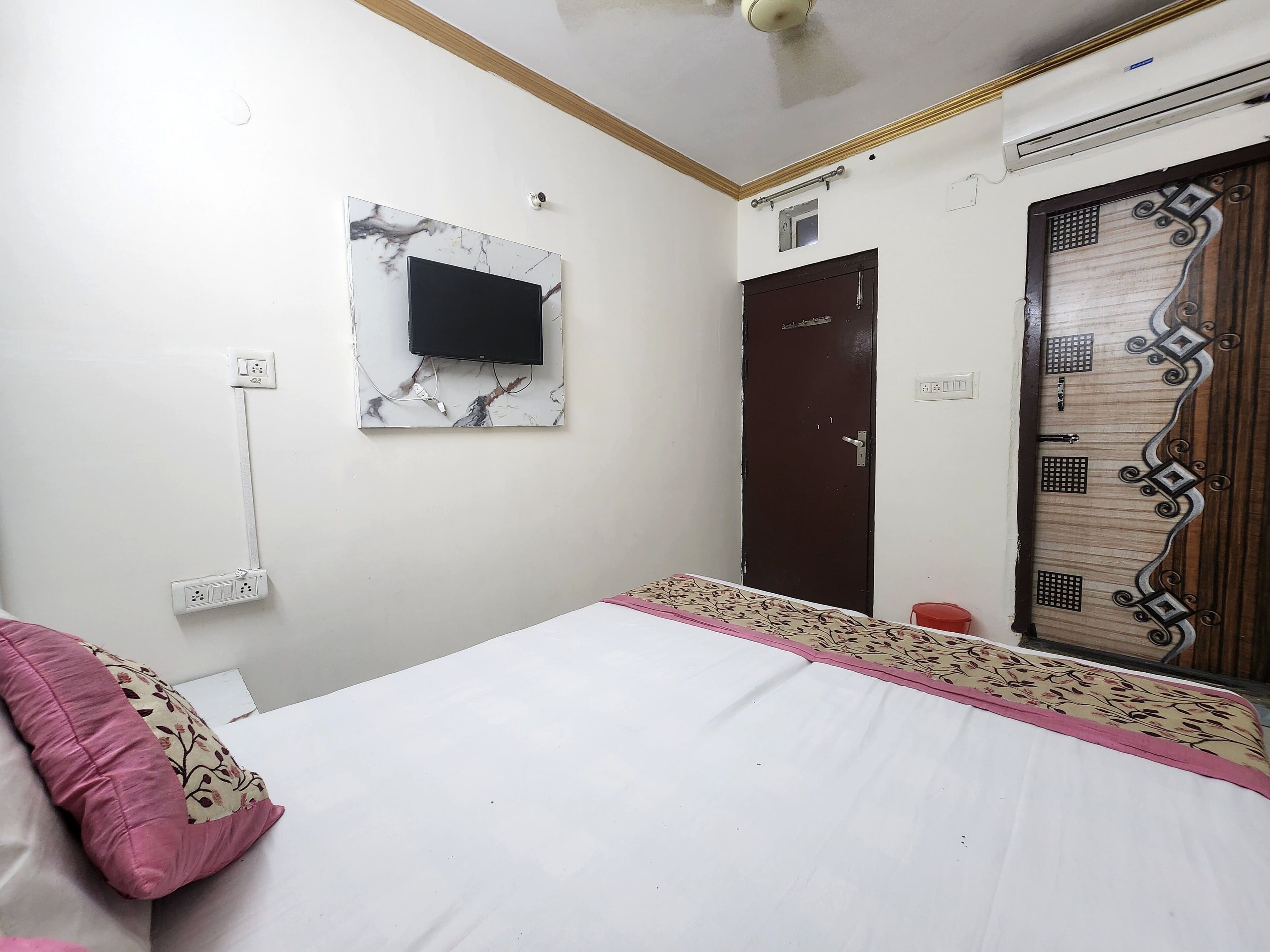 Photo - Hotel Surya Inn