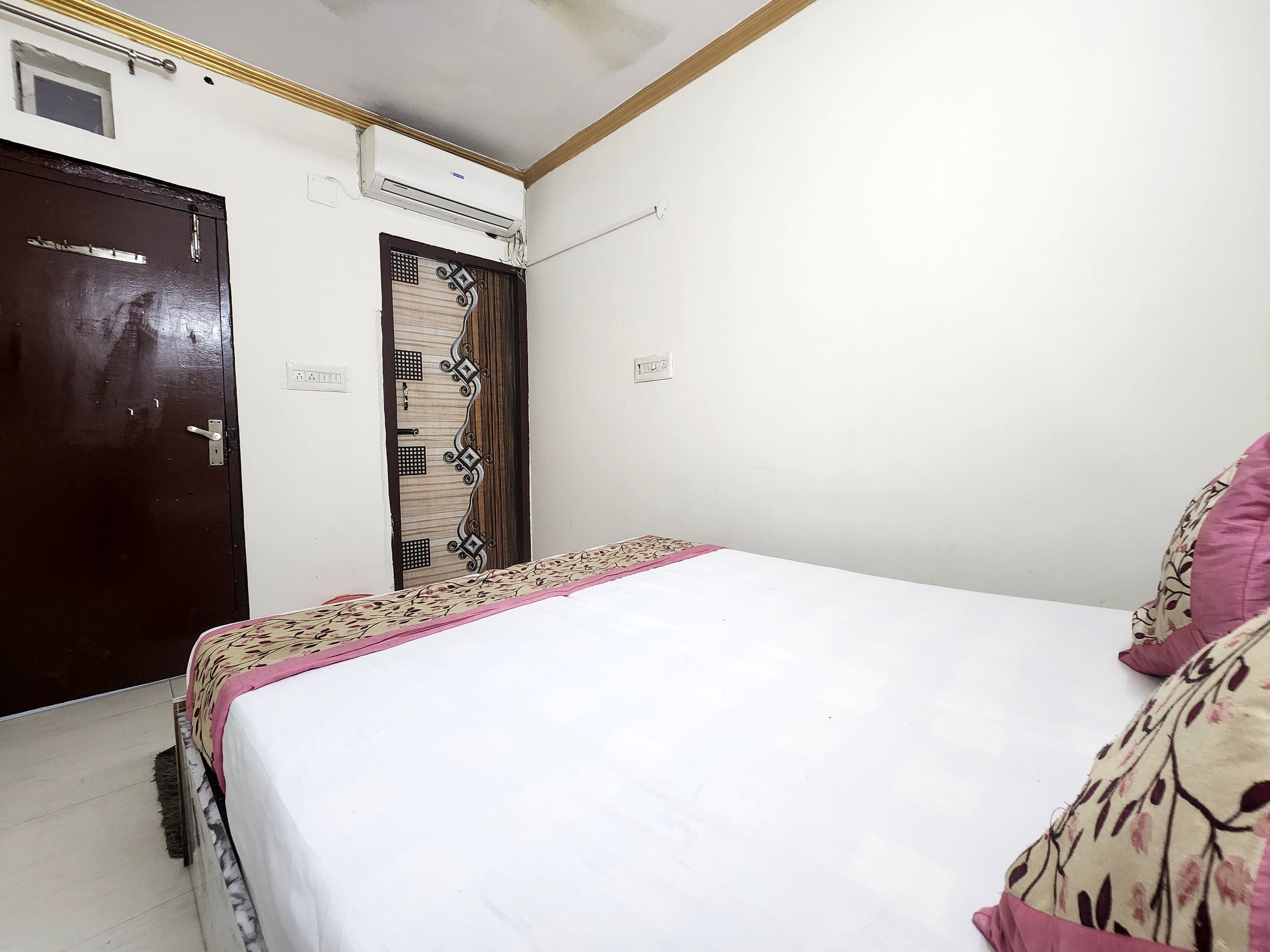 Photo - Hotel Surya Inn