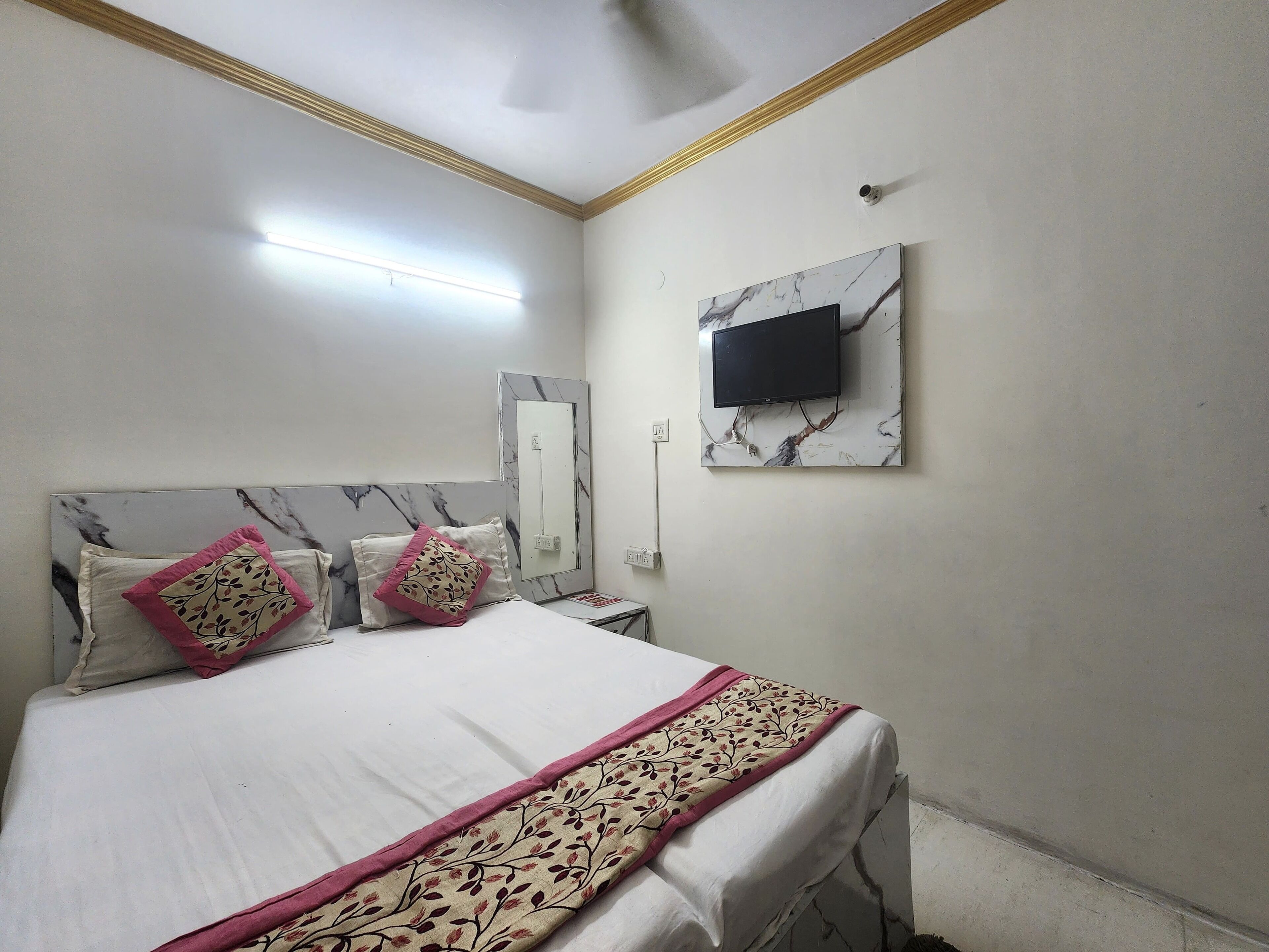 Photo - Hotel Surya Inn