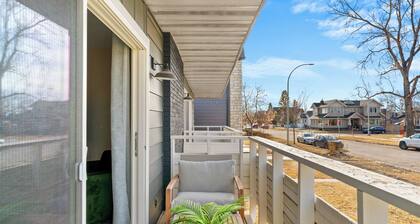 Trendy 2BR Inglewood Stay 5 Mins to DT & Stampede