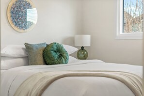 2 bedrooms, desk, iron/ironing board, free WiFi