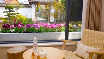 標準雙床房, 庭園景觀 | 高級寢具、羽絨被、筆電工作空間、遮光布/窗簾