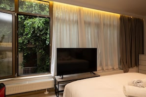 1 bedroom, iron/ironing board, free WiFi, bed sheets - Tsakalof 10A View Central Apartment SuperHost Hub (Athina)