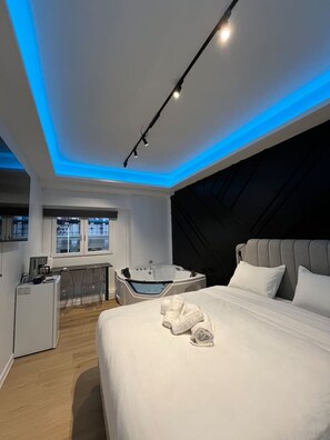 1 habitación, escritorio, tabla de planchar con plancha y wifi gratis 