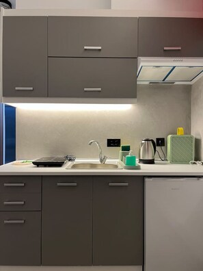 Wasserkocher mit Kaffee-/Teezubehör