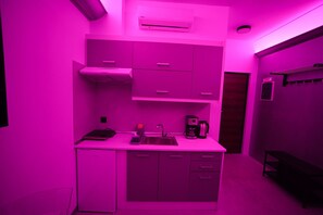 Coffee/tea maker, cookware/dishes/utensils - Acropolis View by Zeus suites (Athina)