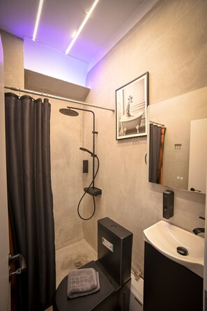 Hair dryer, towels