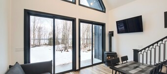 Tiny Cabin Retreat on the Big Lake