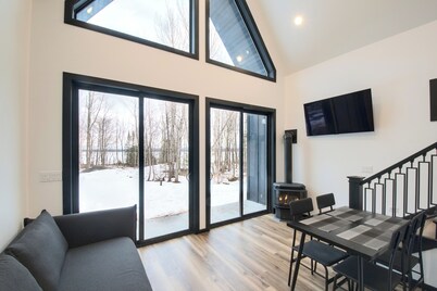 Tiny Cabin Retreat on the Big Lake