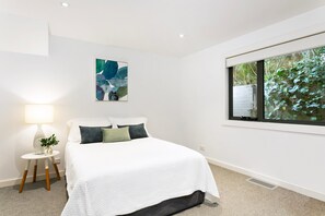 Iron/ironing board, WiFi, bed sheets - Cremorne - LITT3 - Little Young Street - Cremorne | Quietly Positioned, Well Considered (Cremorne)