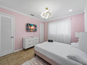 2 habitaciones, tabla de planchar con plancha y wifi gratis 