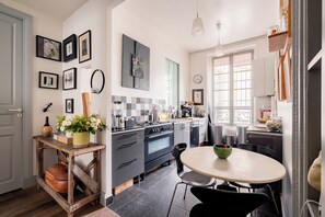 Fridge, microwave, dishwasher, toaster - Playful Atelier, by Veeve (Paris)