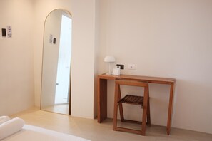 Căn hộ tiện nghi đơn giản, quang cảnh bãi biển | 1 phòng ngủ, minibar, két bảo mật tại phòng