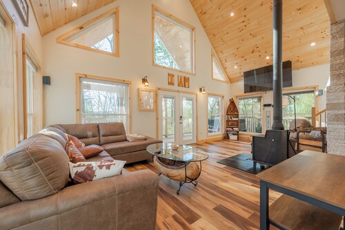 Peaceful A-frame cabin with hot tub, forest views, modern comfort