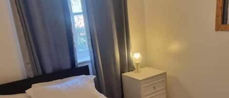 House | 3 bedrooms, iron/ironing board, free WiFi, bed sheets