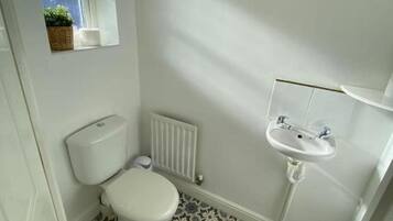 House | Bathroom | Deep soaking tub, hair dryer, towels